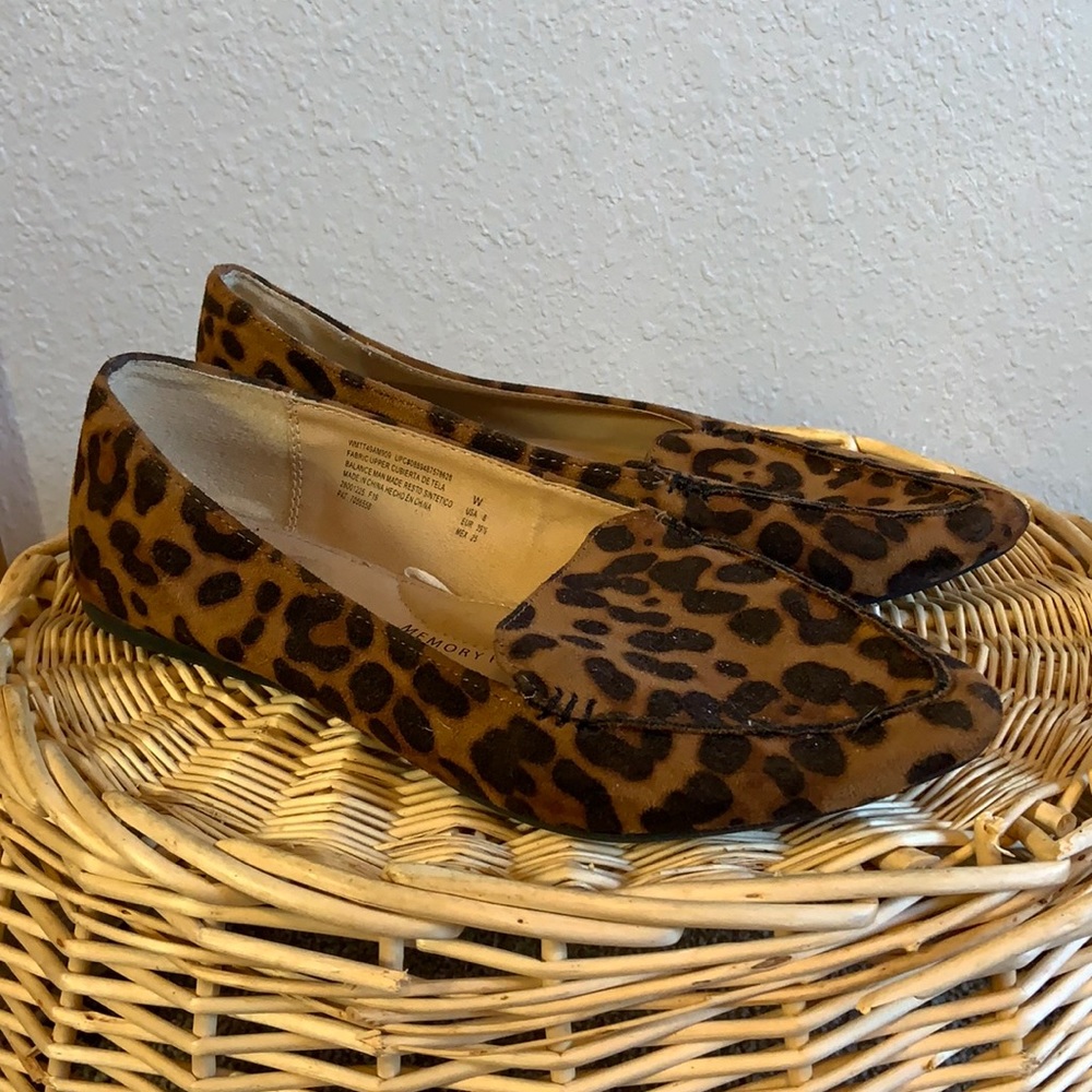 Closed-Toe Leopard Print Flats